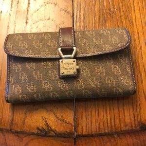 Dooney & Bourke wallet Preowned